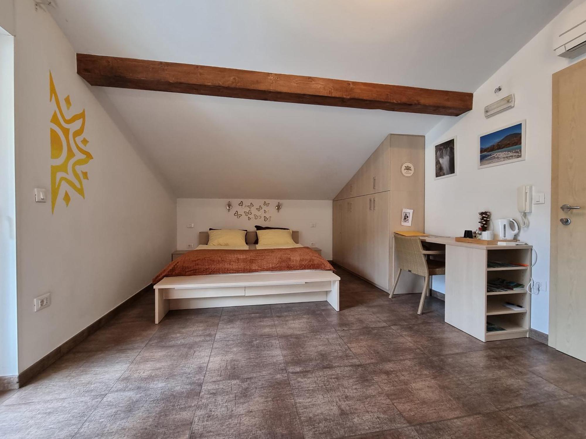 Apartment And Rooms Hisa Sonca Kobarid Extérieur photo